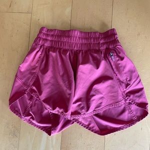 Lululemon Tracker Short V, size 4, Vintage Rose